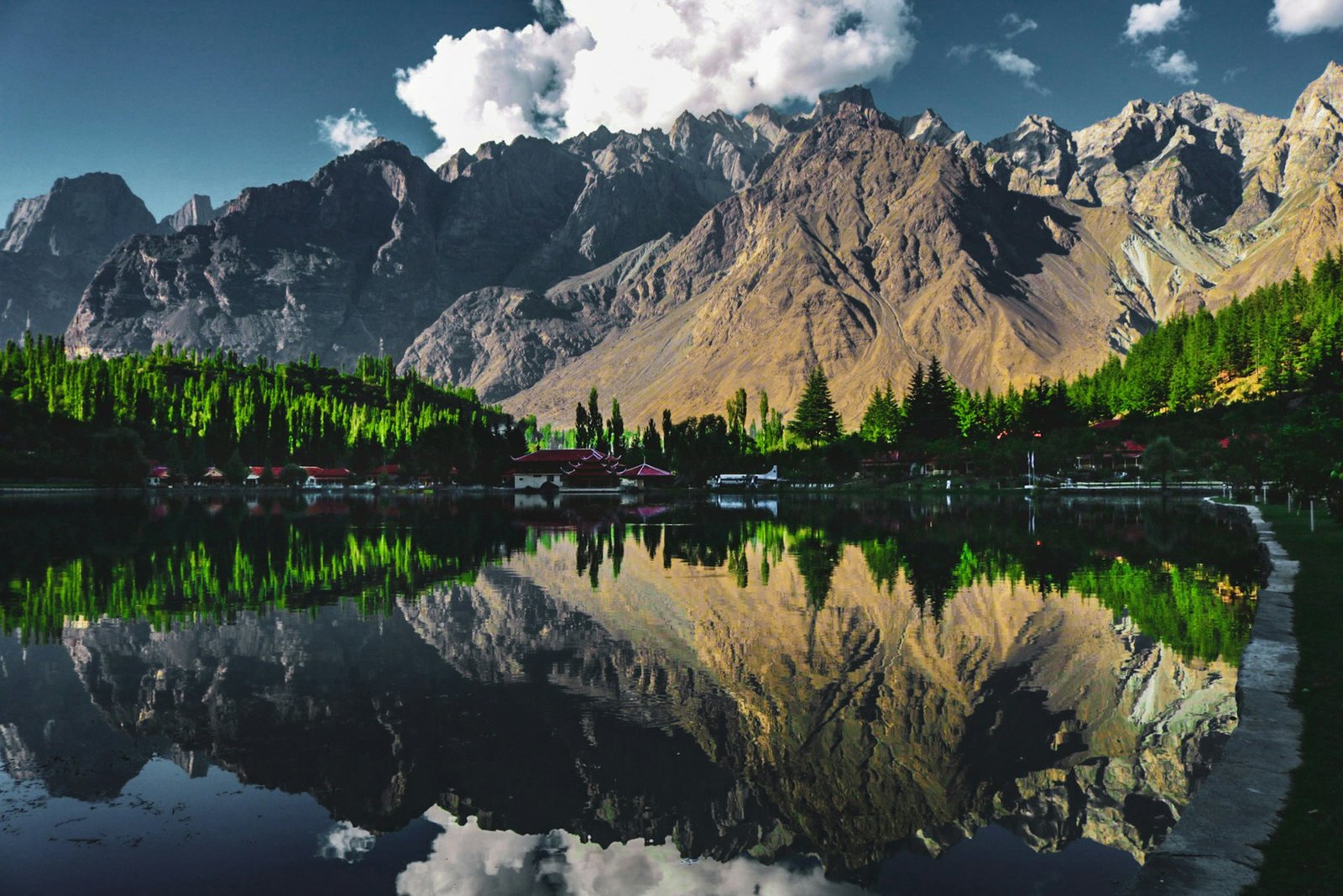 Top Places to Visit in Skardu
