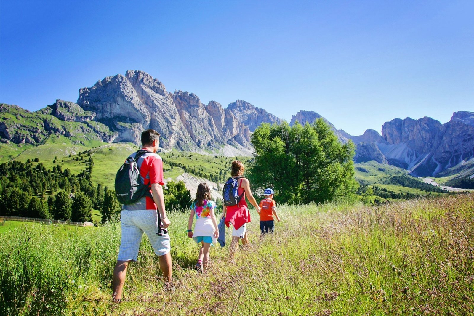 10 Adventurous Spots for Best Family Trips In Pakistan!