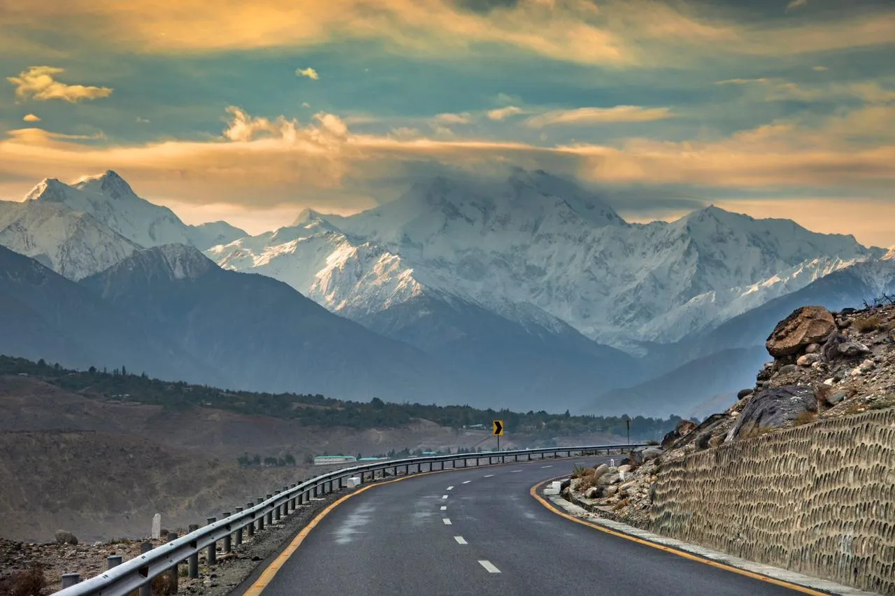 From Mughal Heritage to the Karakoram – 10 Days in Pakistan — photo 4
