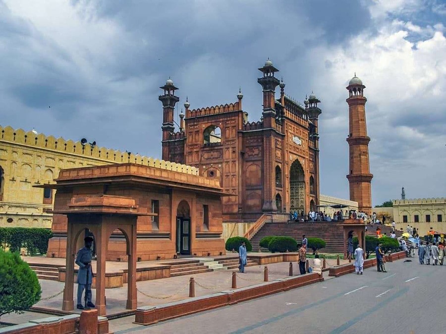 tourist place in lahore