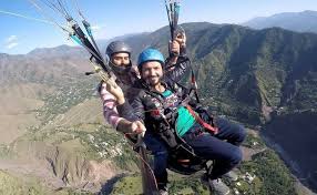 Paragliding at Pir Chinasi